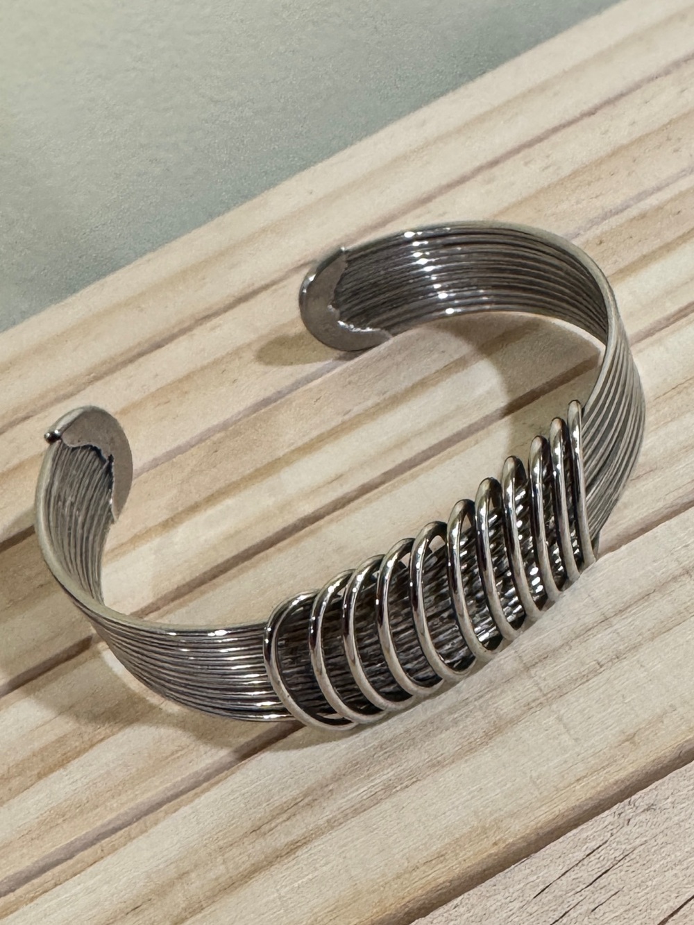 Vintage Ribbed Open Cuff Bracelet